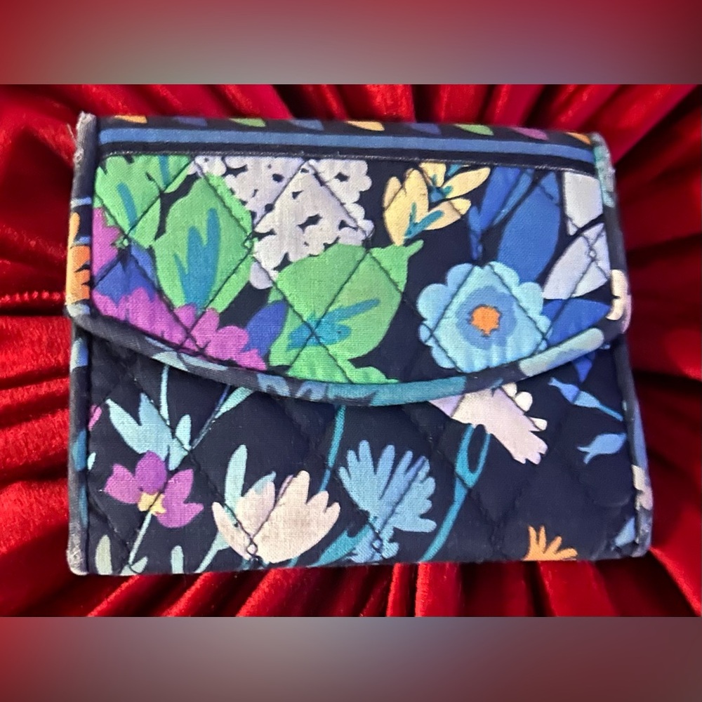 $5 Vera Bradley Floral Quilted Women's Wallet